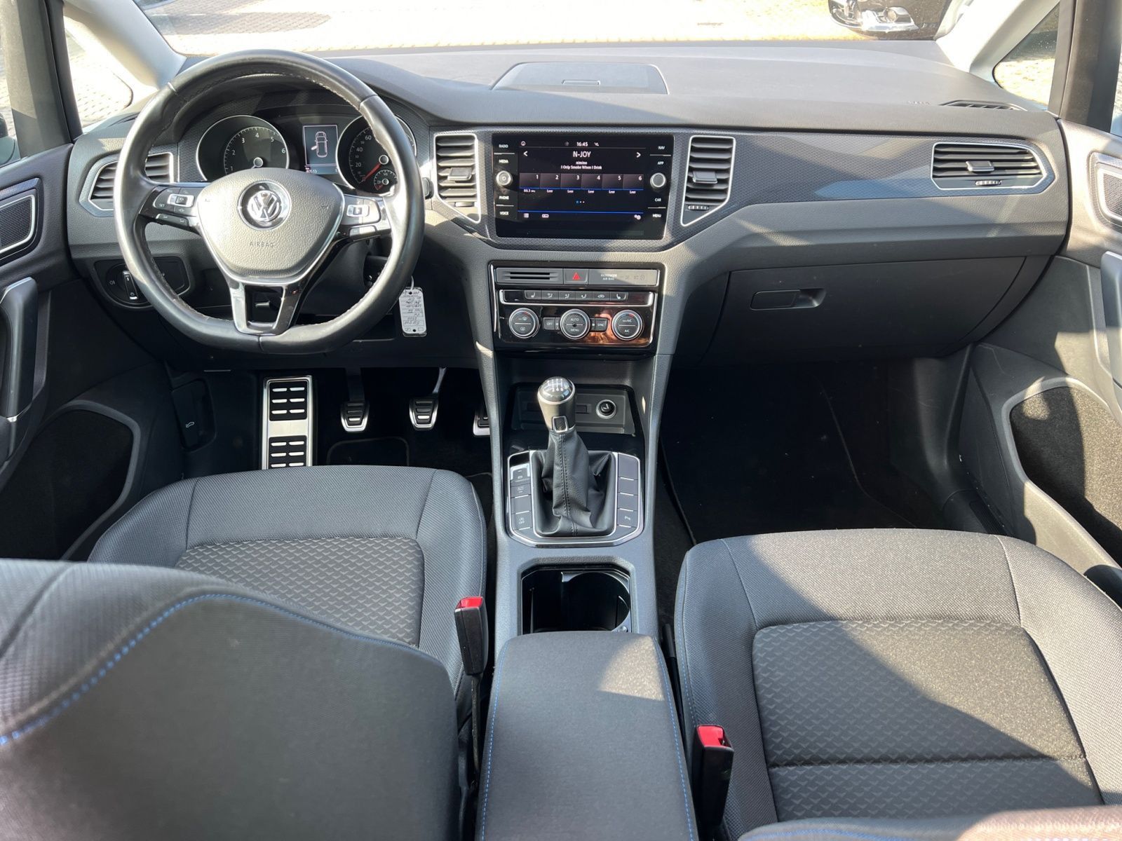 Volkswagen Golf Sportsvan VII e - Samsaru's Car Outlet