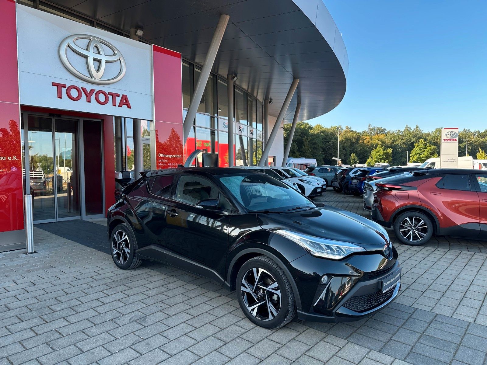 Toyota C-HR 2.0 Hybrid - Samsaru's Car Outlet