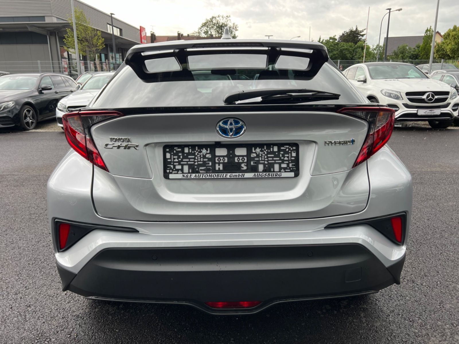 Toyota C-HR Hybrid 1.8 Team - Samsaru's Car Outlet
