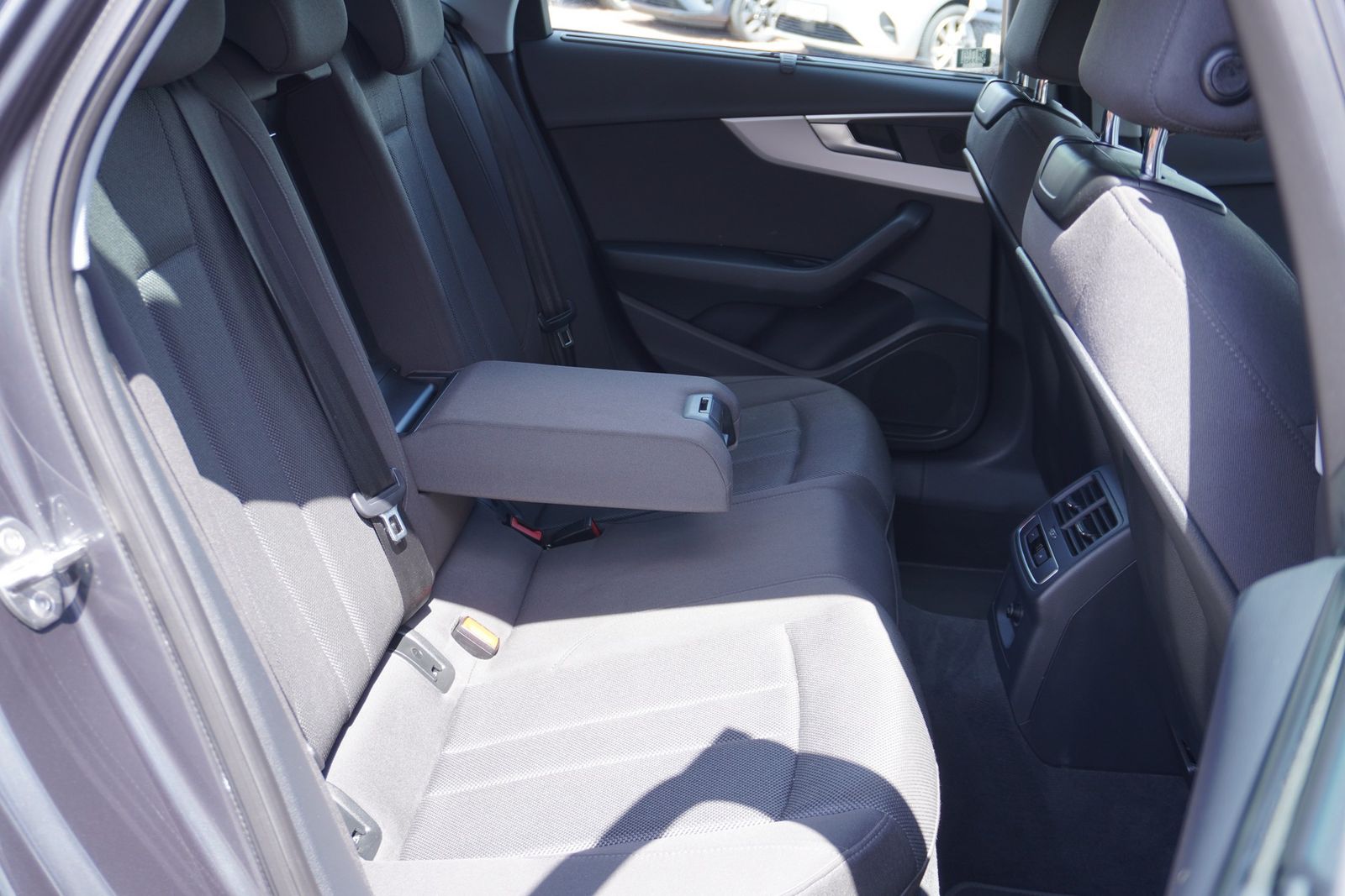 Audi A4 Avant 35 TDI S-Tronic - Samsaru's Car Outlet