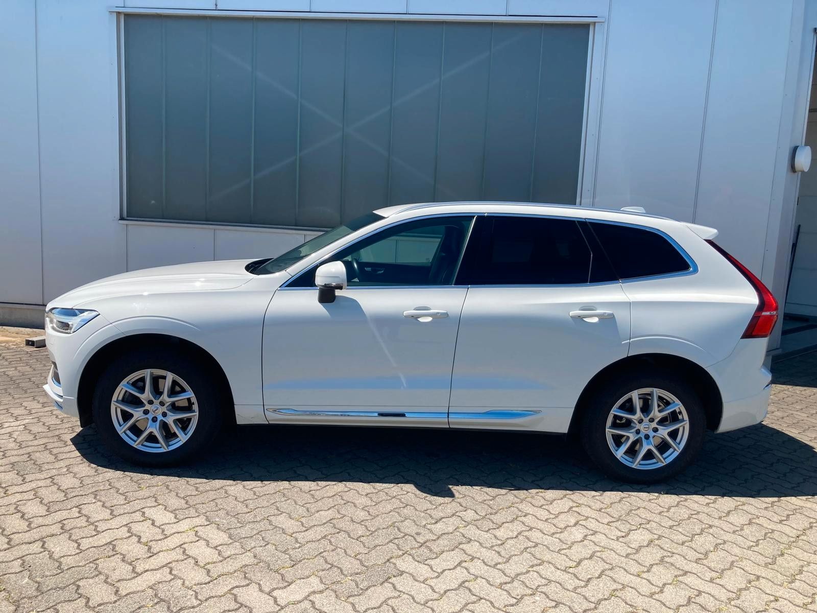 Volvo XC 60 B4 Inscription AWD - Samsaru's Car Outlet