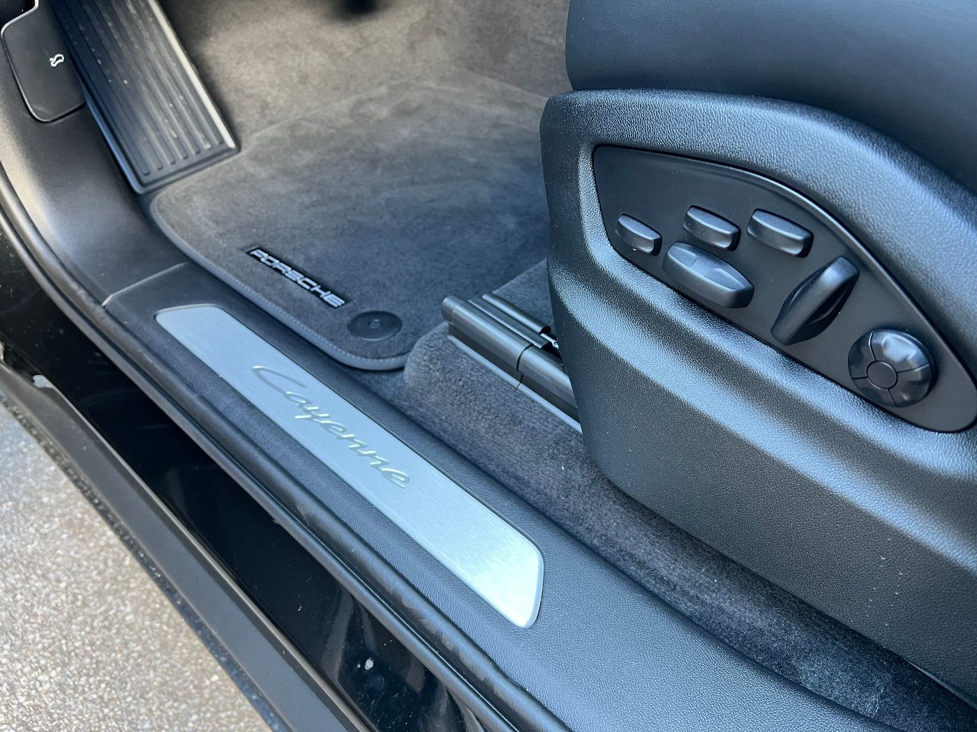 Porsche Cayenne E-Hybrid Coupe | Luftfederung | AHK |