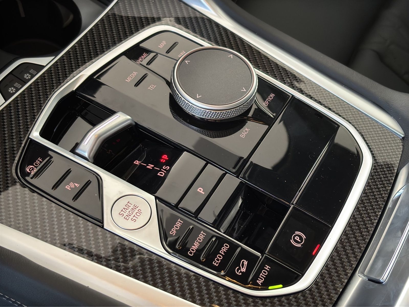 BMW X6 xDrive40i [M Sport, HUD, AHK, ACC, GSD, 22" L