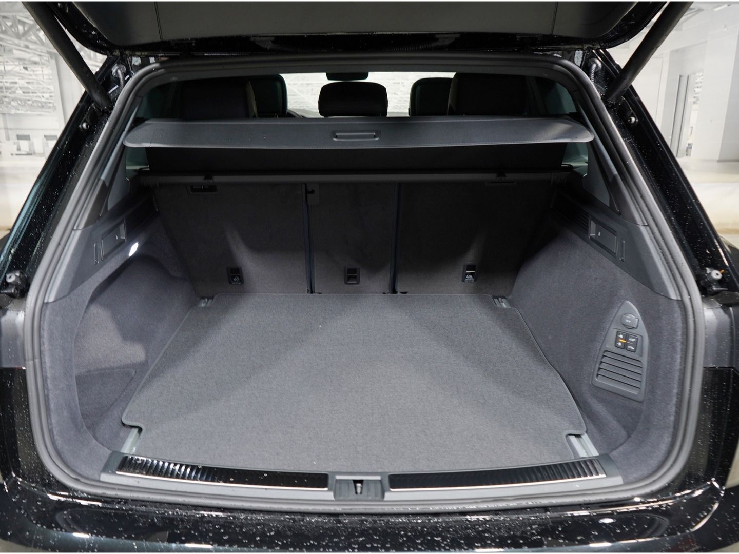 Volkswagen Touareg R-Line 3.0 TDI 360 Pano AHK