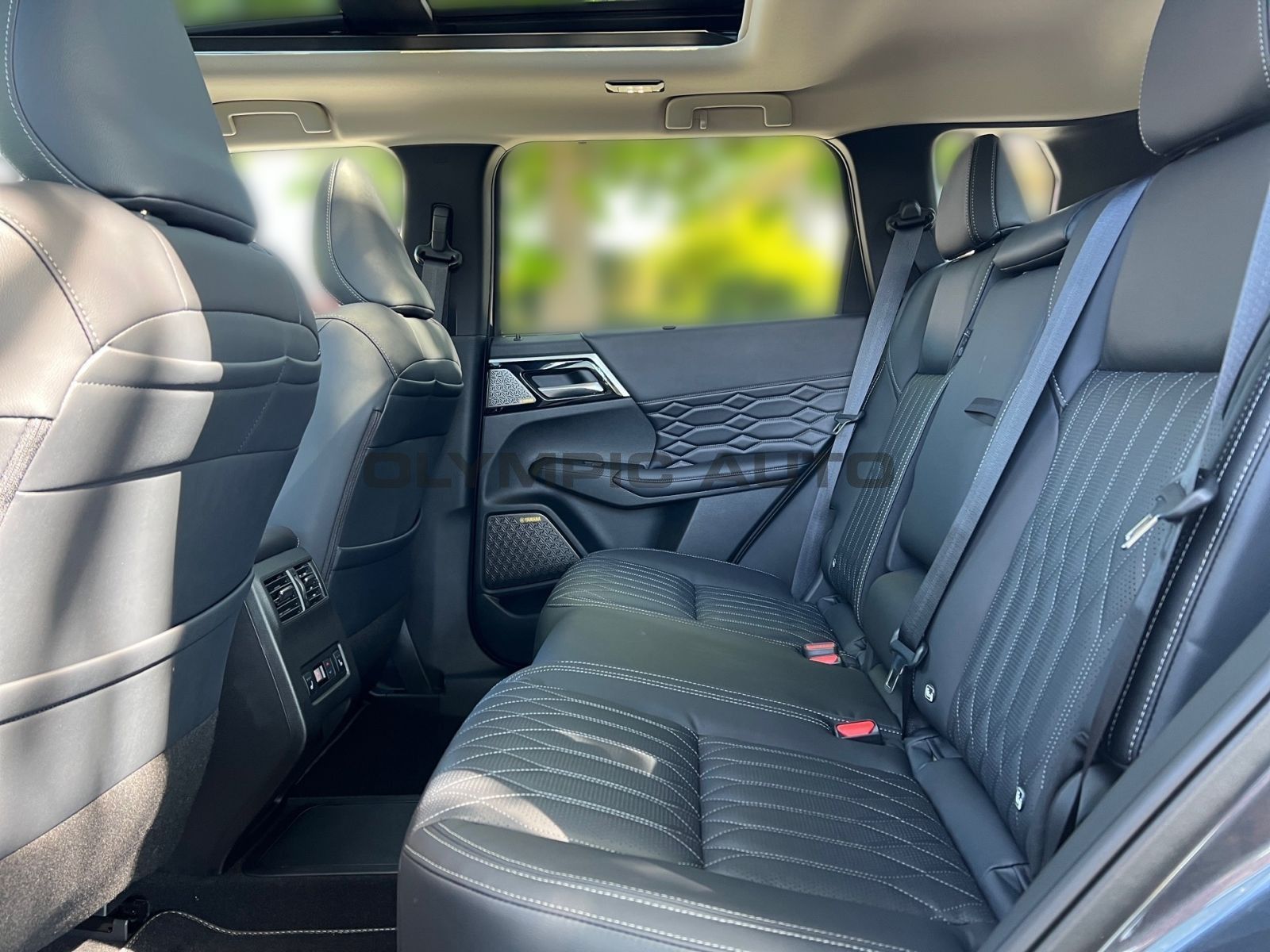 Mitsubishi Plug-In Hybrid Outlander Top  4WD LEDER STANDHZG