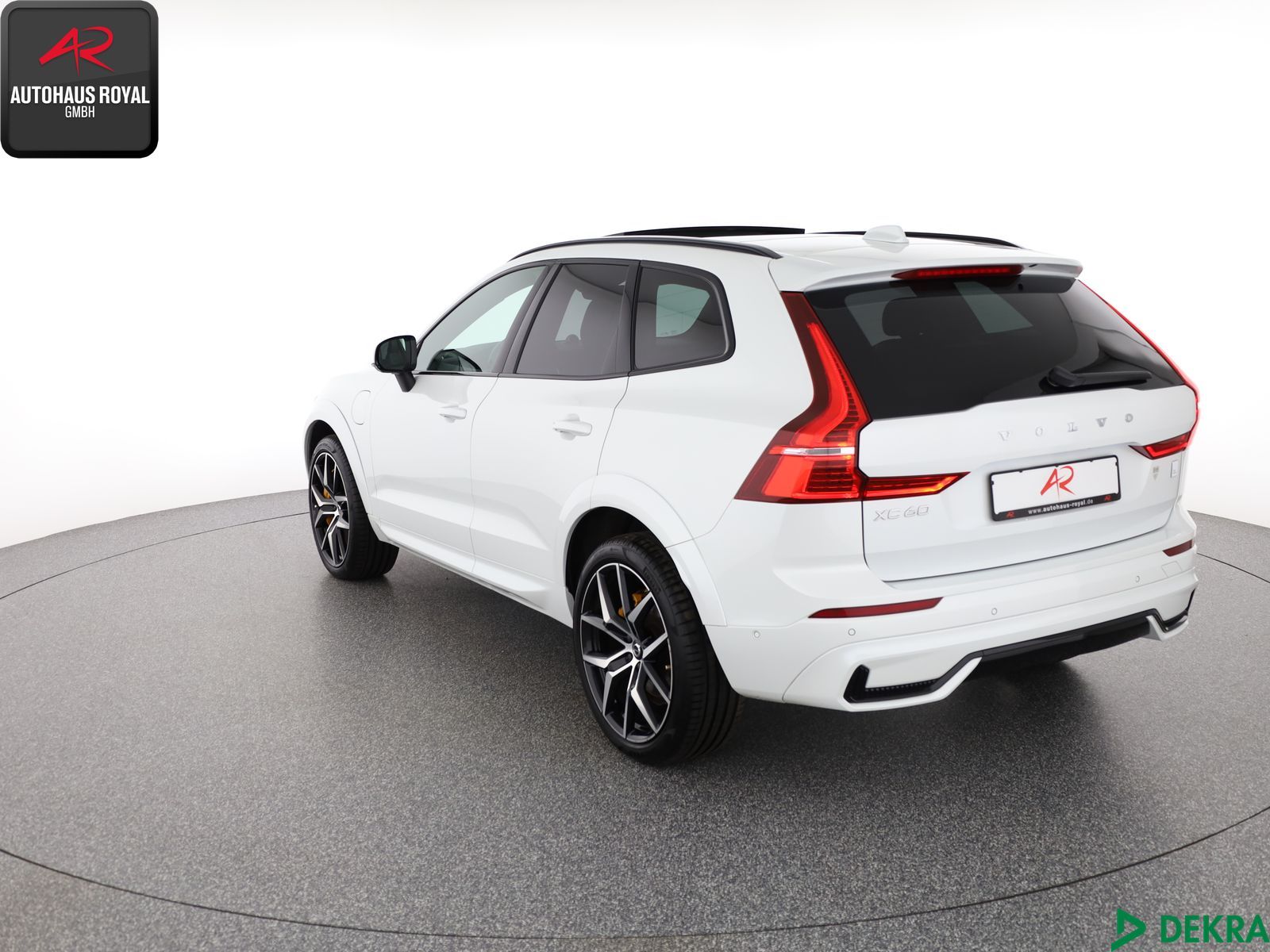 Volvo XC 60 T8 AWD STANDHEIZ,360GRAD,BOWERS+W,KEYLESS