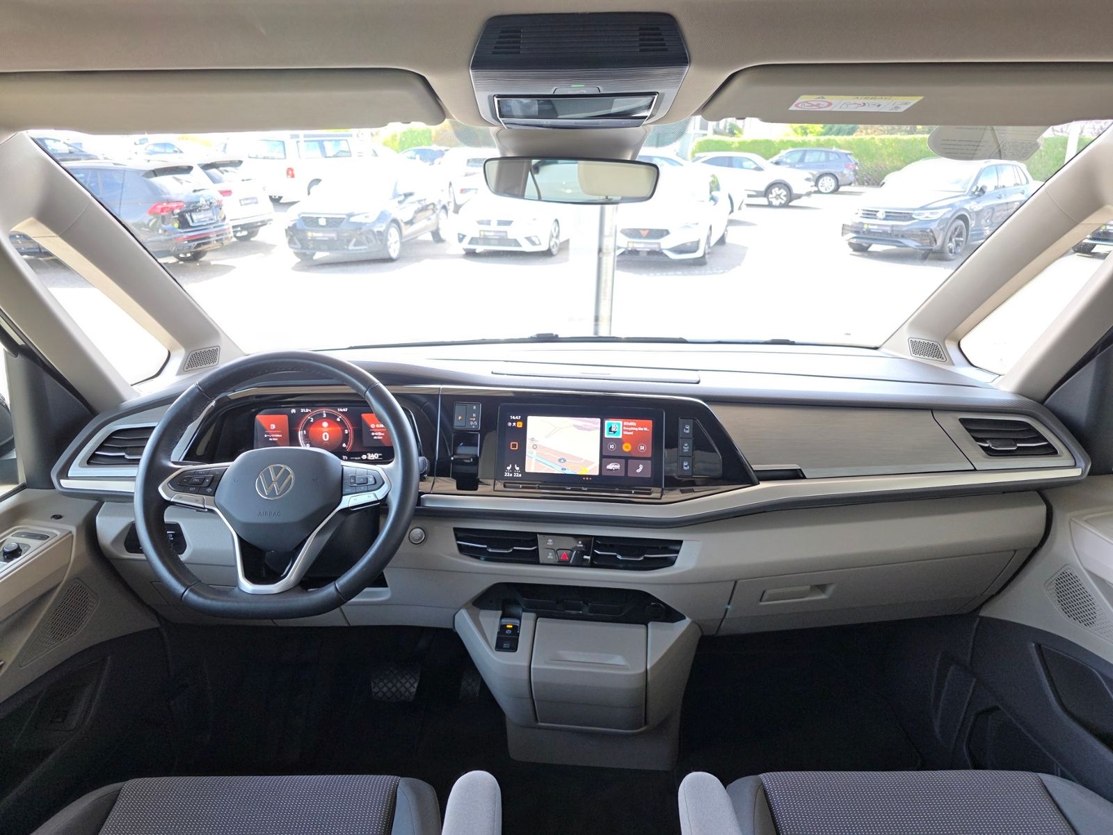 Volkswagen T7 Multivan 2.0 TDI DSG Lang - Samsaru's Car Outlet