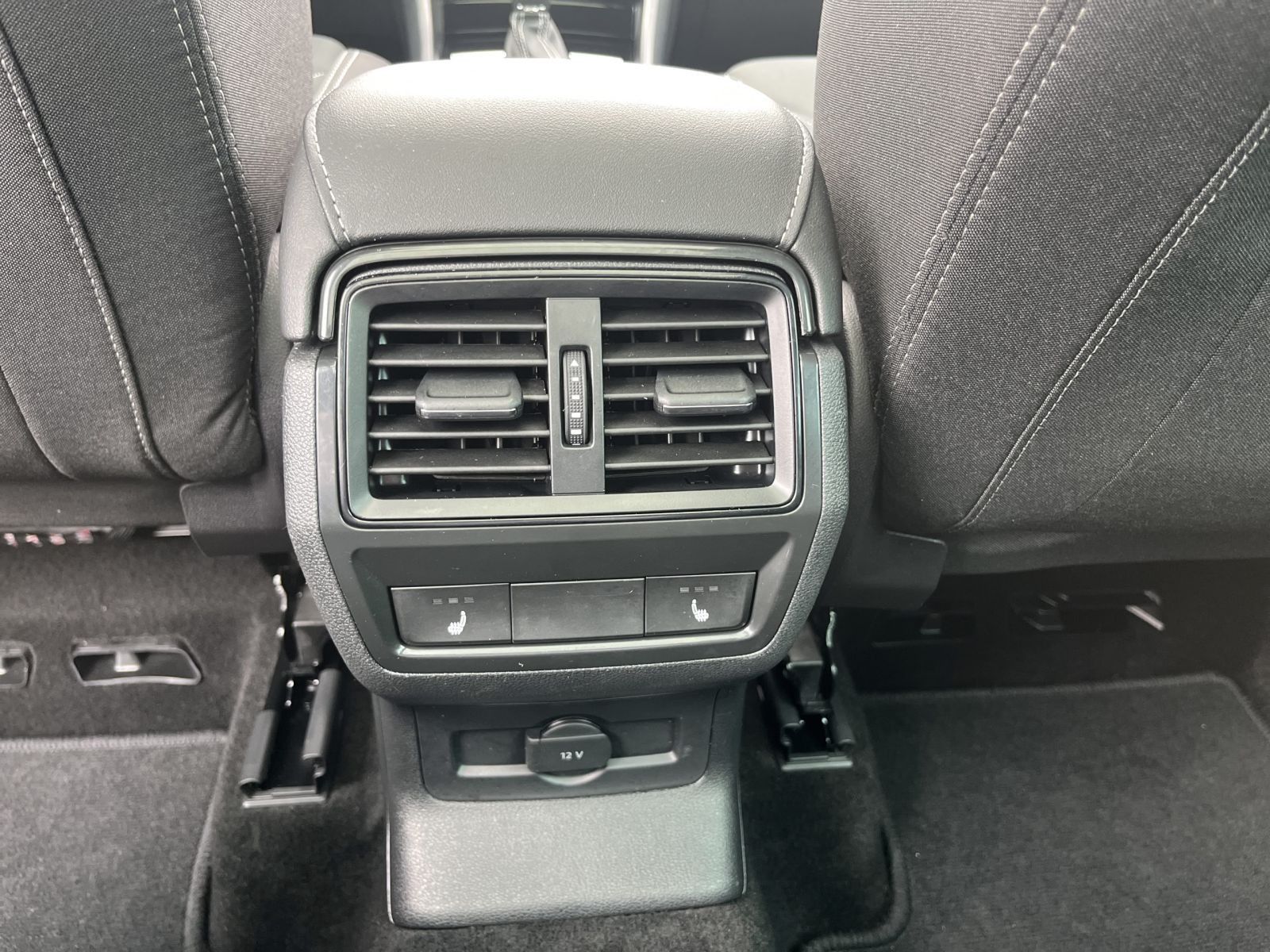 Skoda Karoq Sportline 1.5TSI DSG Navi LED Panorama ACC