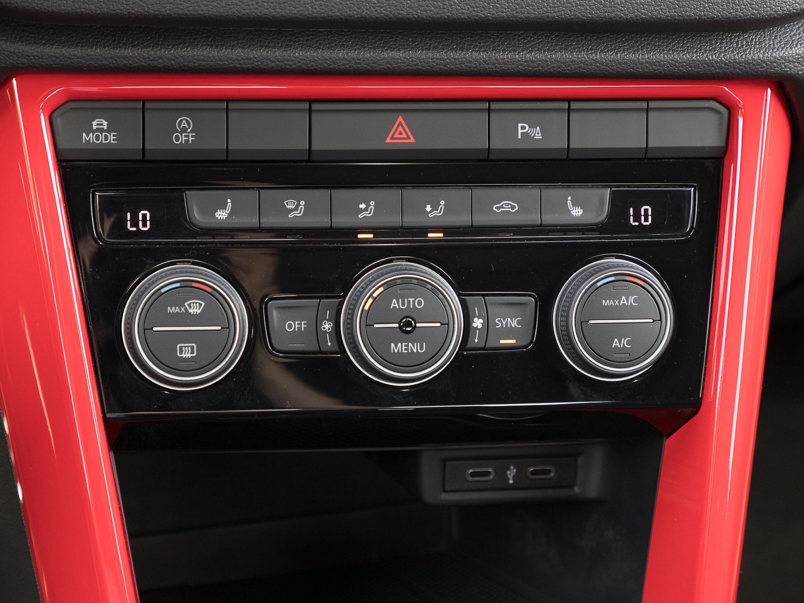 Volkswagen T-Roc 1.5 TSI DSG SPORT - Samsaru's Car Outlet
