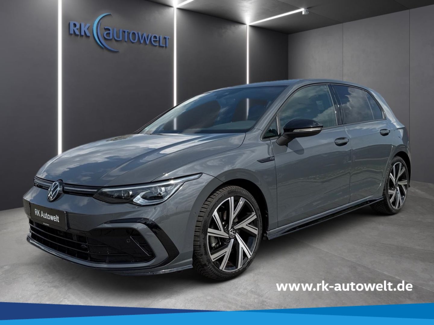 Volkswagen Golf 8 VIII R-Line 1.5 eTSI - Samsaru's Car Outlet