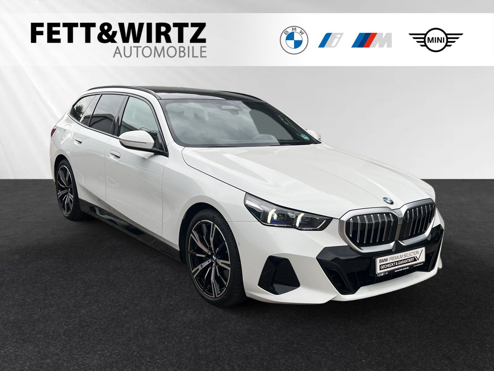 BMW 540d xDrive Touring M Sport|AHK|Pano|20"LMR|B&W