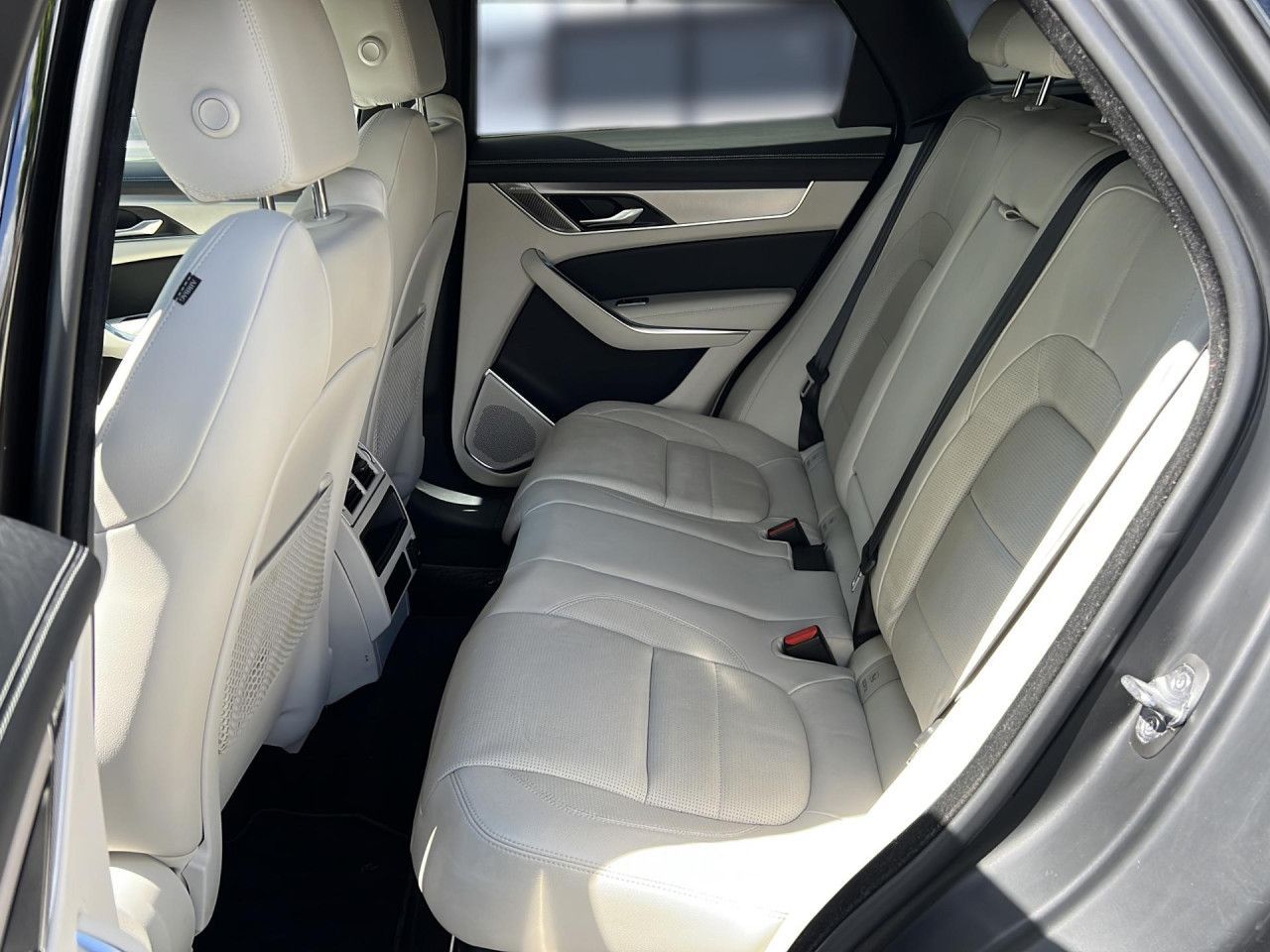 Jaguar F-Pace P250 AWD R-Dynamic SE