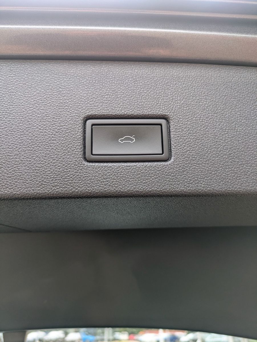 Volkswagen T-Roc Style 2.0 TDI DSG - Samsaru's Car Outlet