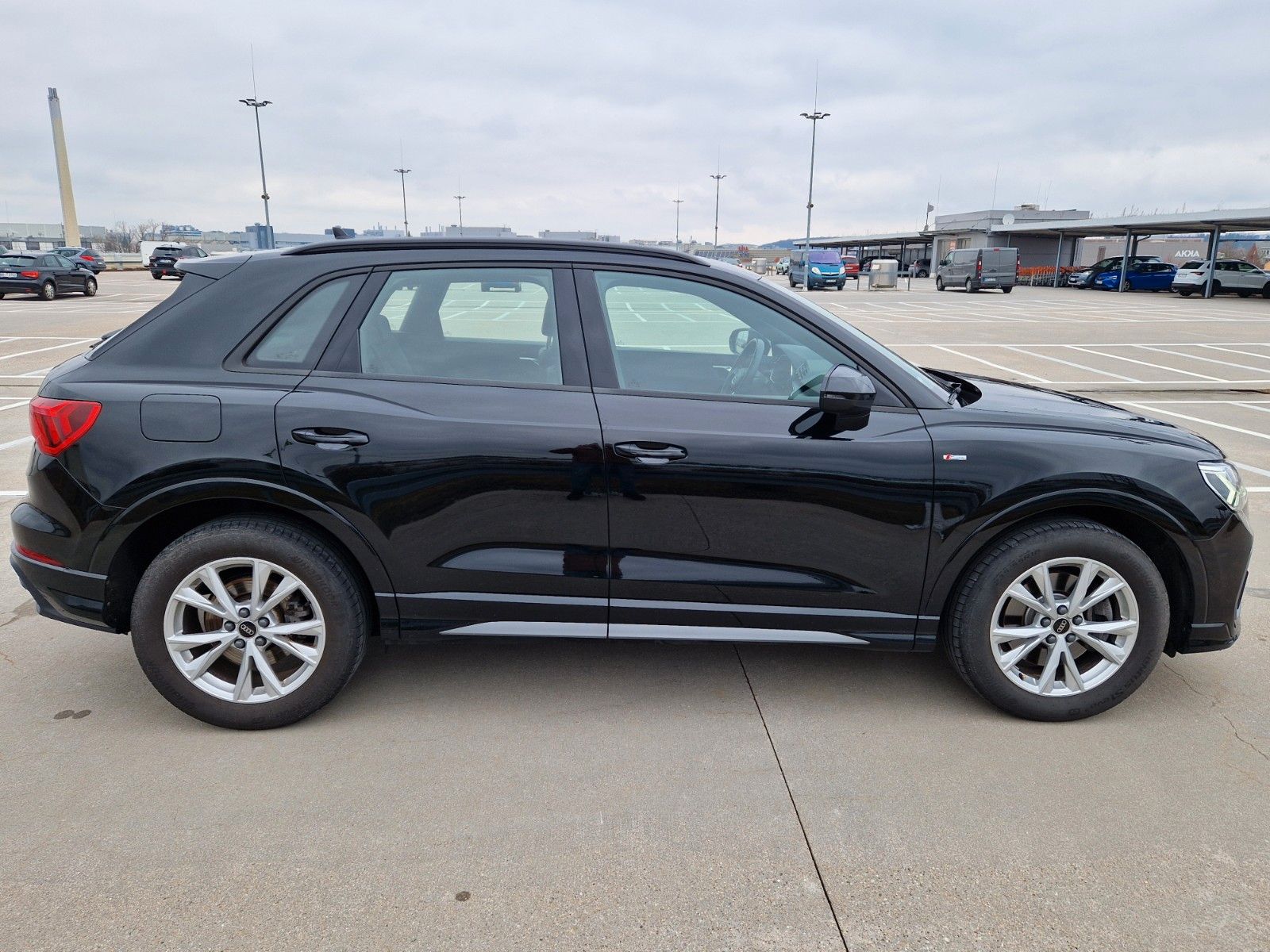 Audi Q3 40 TDI quattro S line - Samsaru's Car Outlet