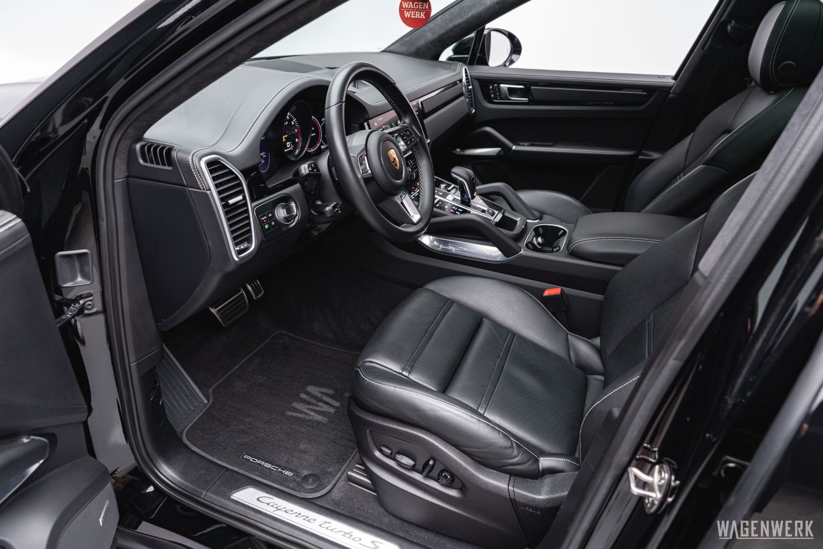 Porsche Cayenne Coupé Turbo S E-Hybrid MASSAGE AHV INNOD