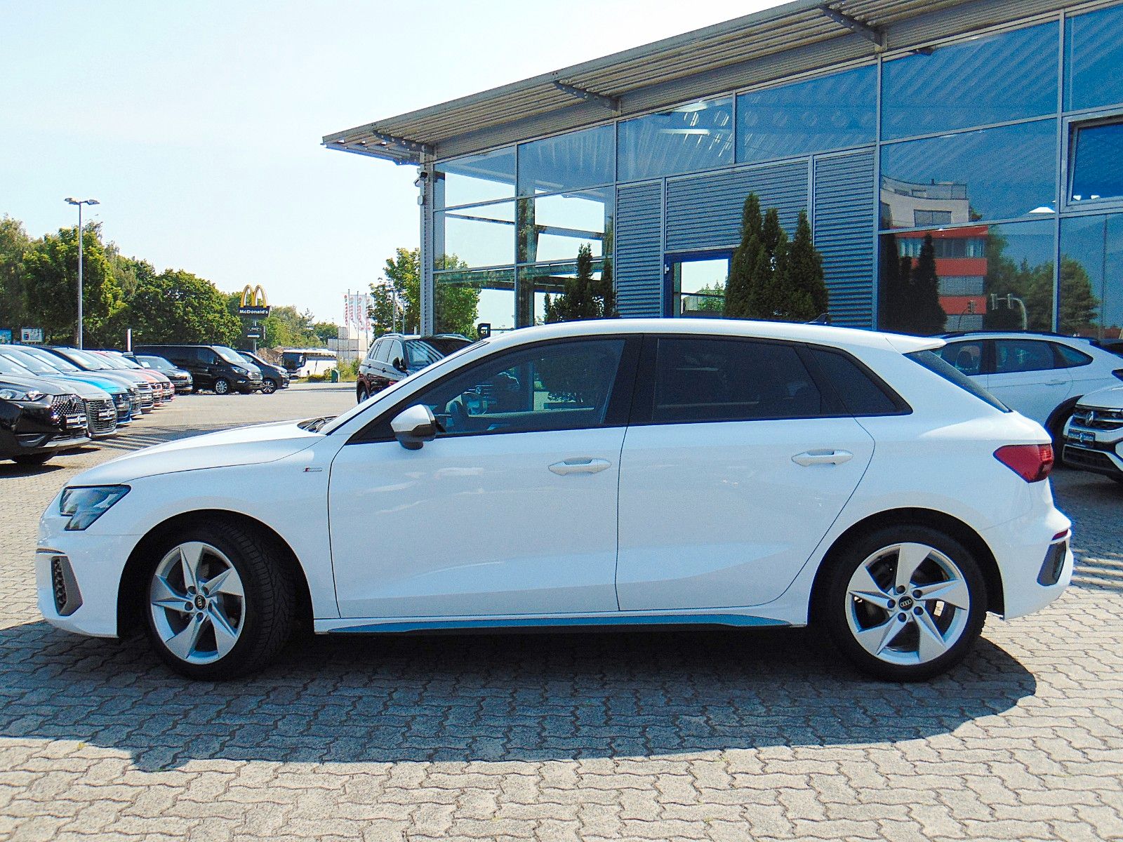 Audi A3 Sportback 30 TFSI S line - Navi - Virtual -