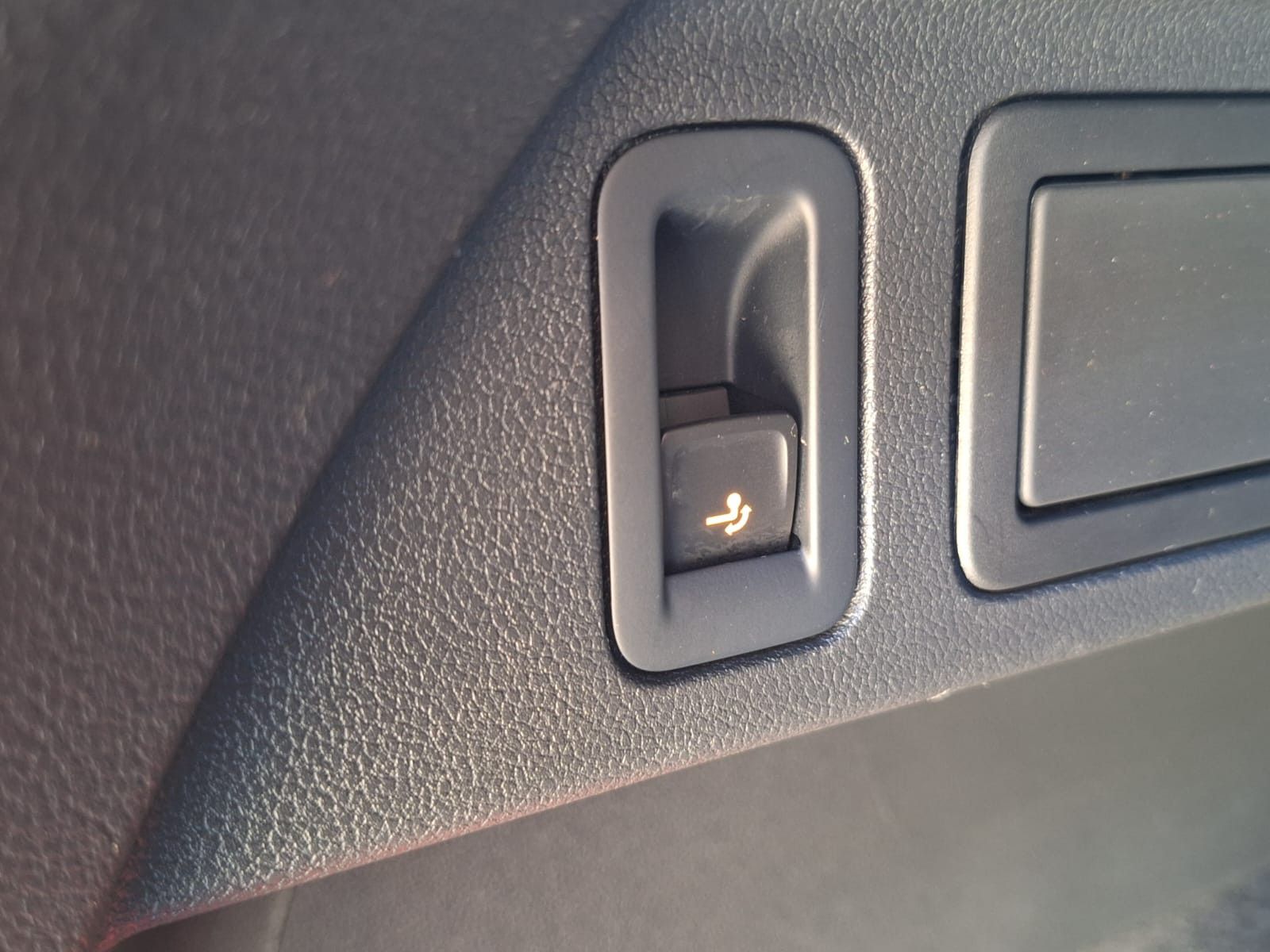 Volkswagen Tiguan R-Line 4Motion DSG - Samsaru's Car Outlet