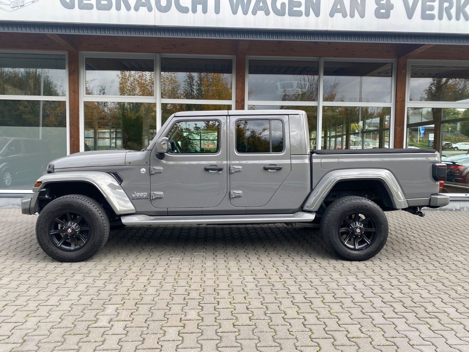 Jeep Gladiator Overland 4WD LED AHK R-Cam