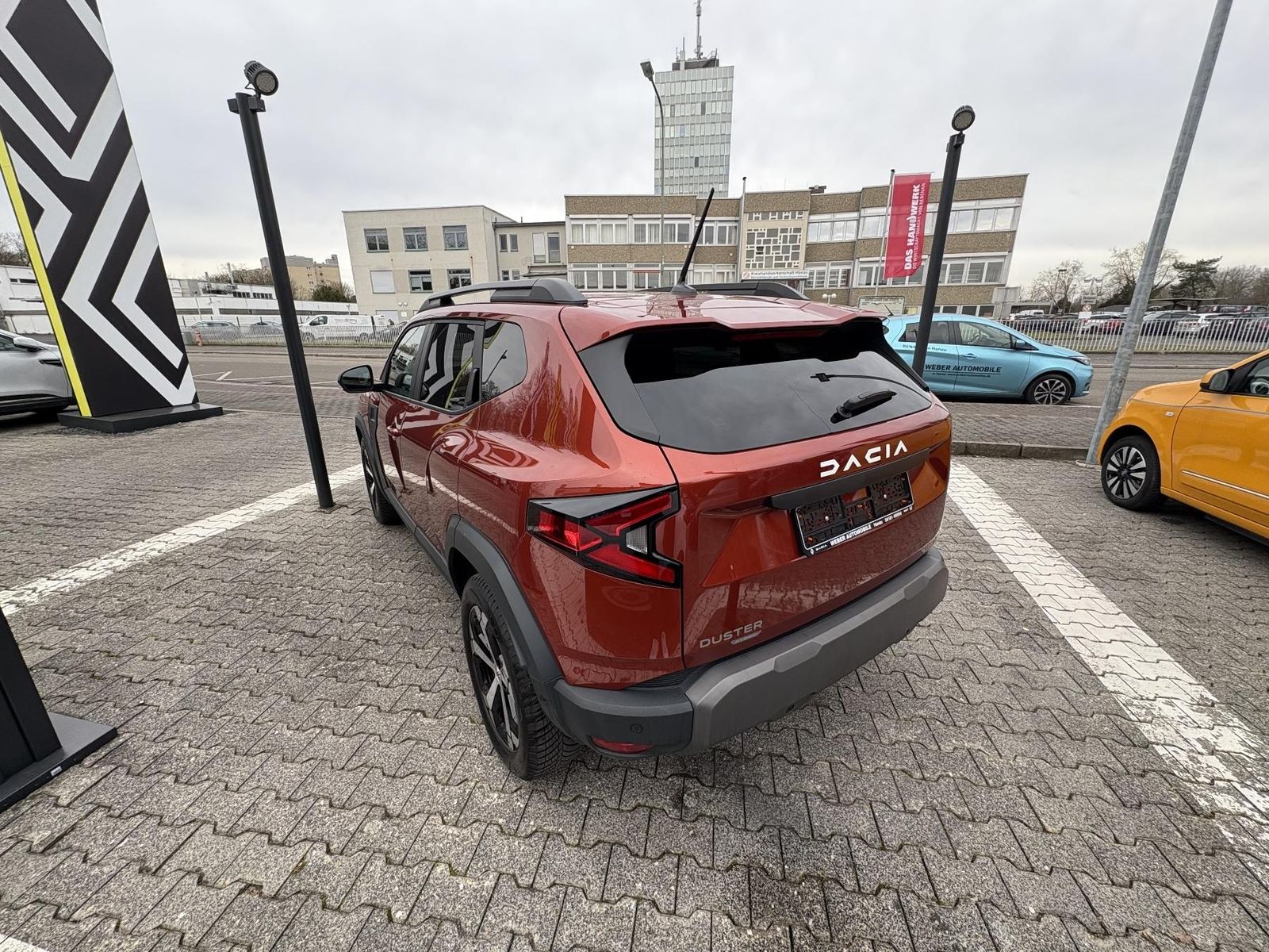 Dacia Duster III Journey Hybrid 140 1.6 E-Tech - Samsaru's Car Outlet