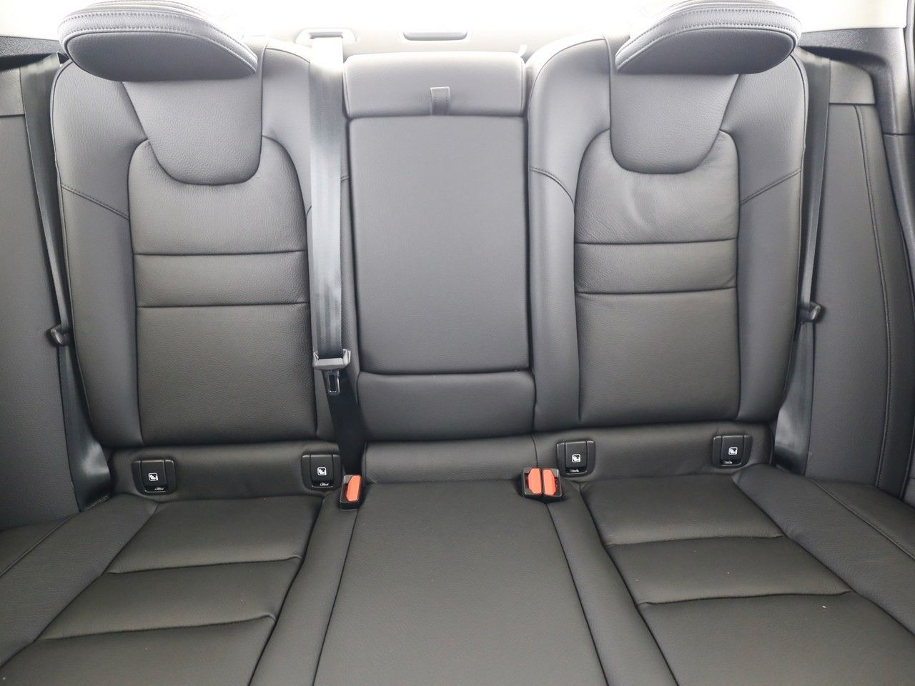 Volvo S60 B5 Ultimate Dark AWD