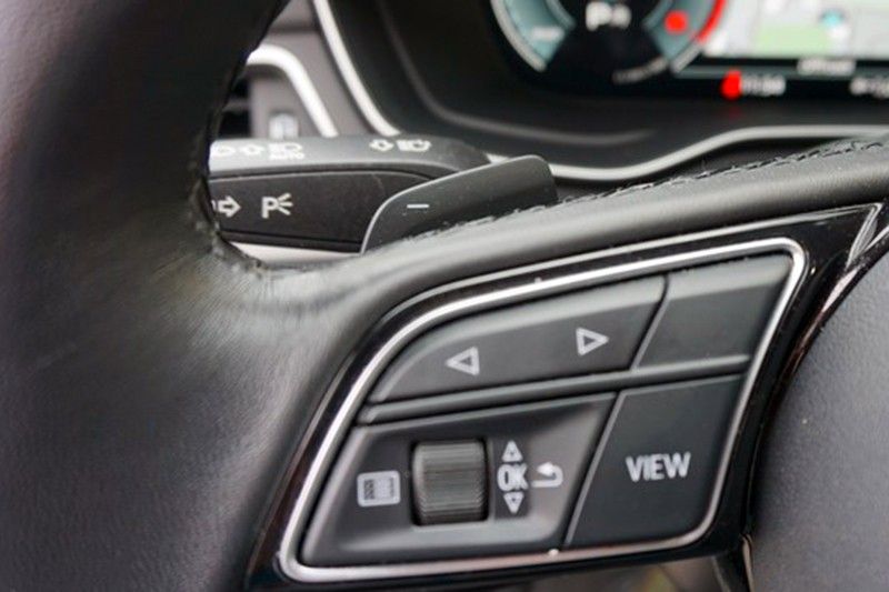 Audi A4 2.0 TDI S-tronic Black Virtual/Sportsitze/Nav