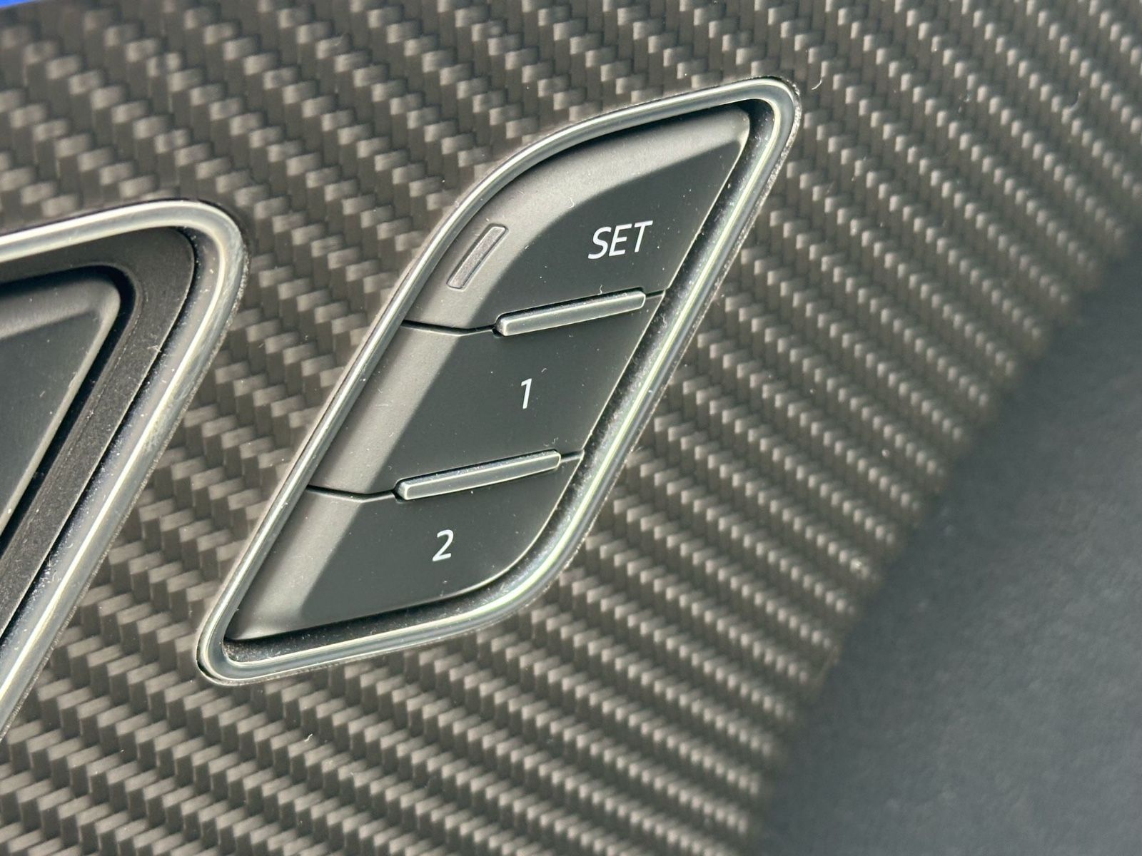 Audi RSQ8 4.0 TFSI PANORAMA/CARBON/BANG&OLUFSEN/