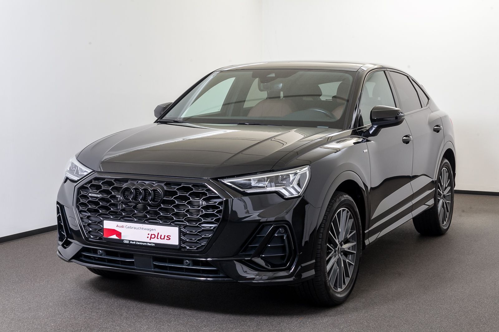 Audi Q3 Sportback S line 40 TFSI qu. S tr. - Samsaru's Car Outlet