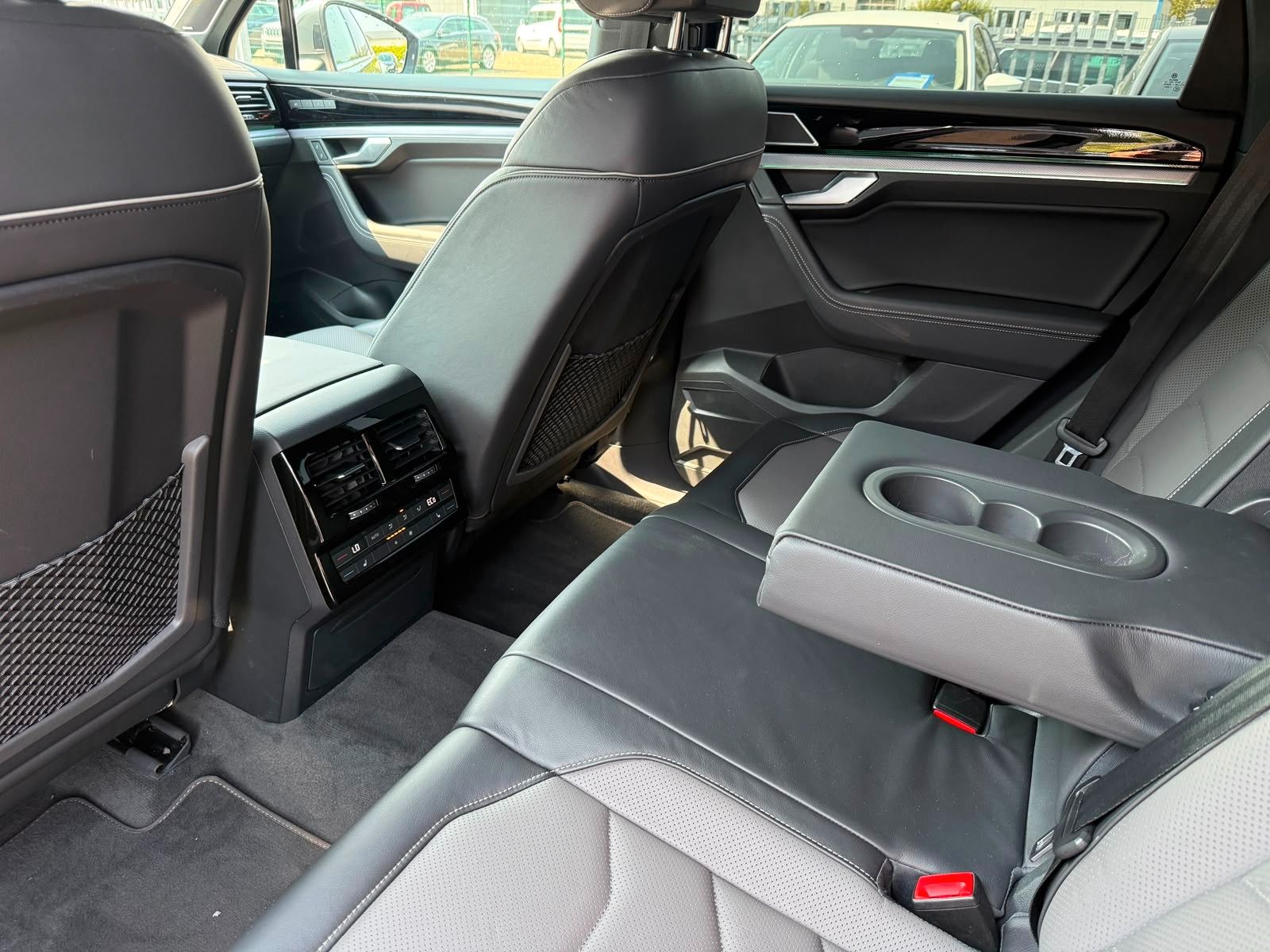 Volkswagen Touareg R-Line 4M MATRIX*LEDER*AHK*LUFT*360°