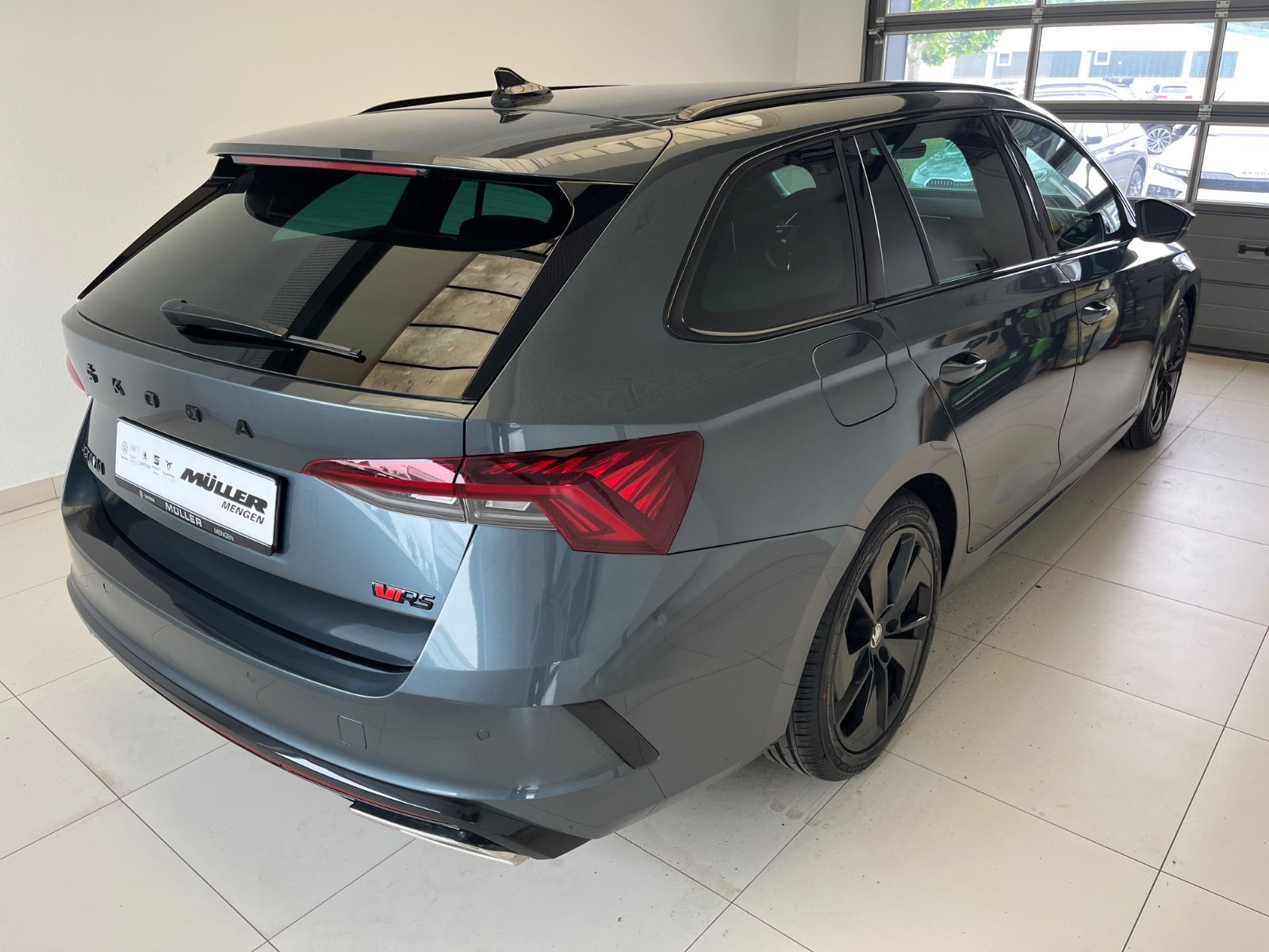 Skoda Octavia Combi RS 4x4 - Samsaru's Car Outlet