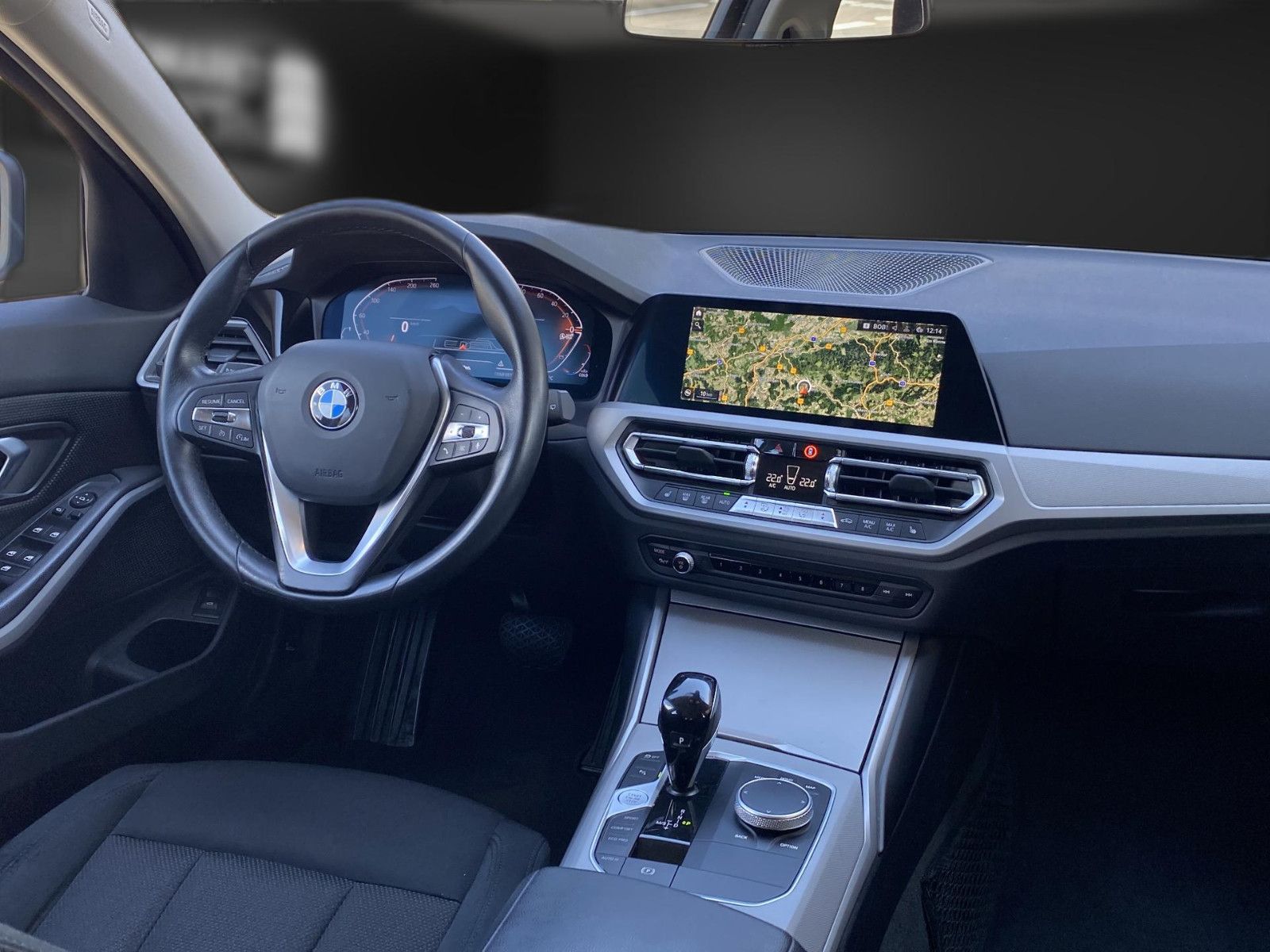 BMW 320 d LiveCockpit - Samsaru's Car Outlet