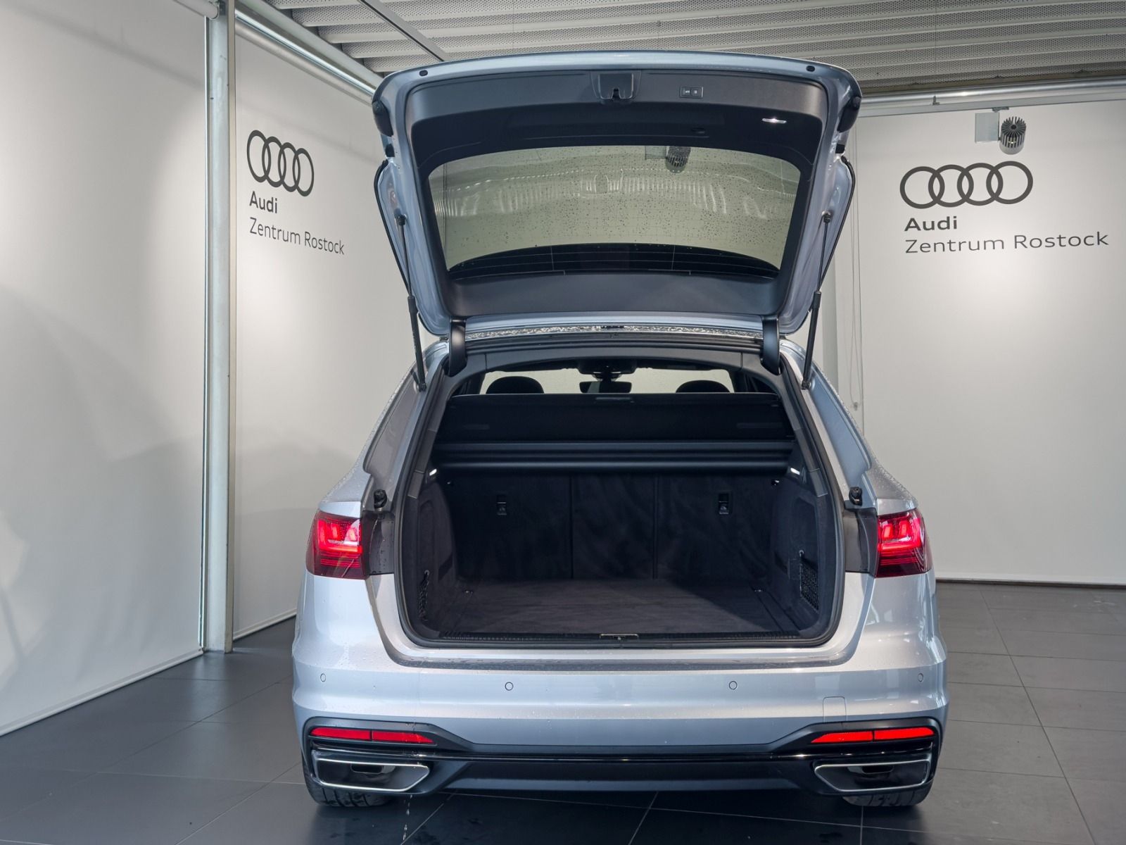 Audi A4 Avant 40 TFSI S tronic - Samsaru's Car Outlet