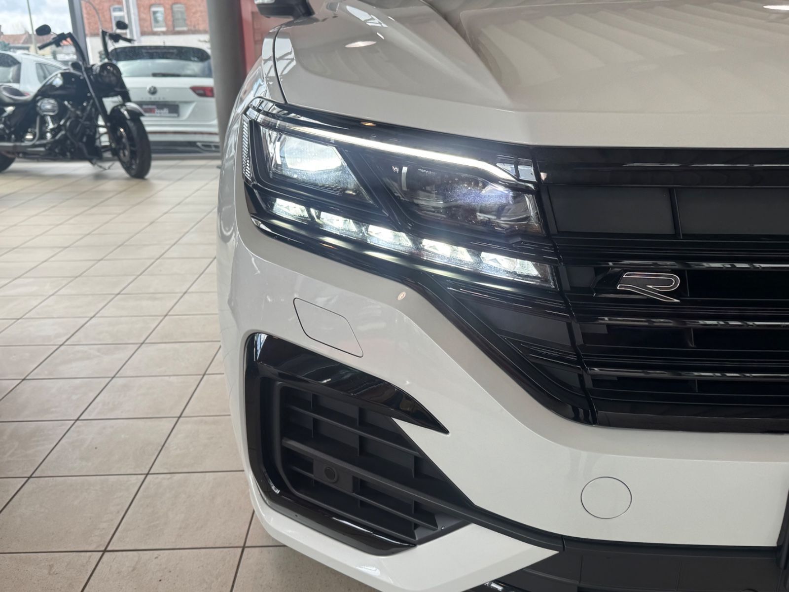 Volkswagen Touareg R-Line Pano IQ LIGHT Exterieur Black Sty