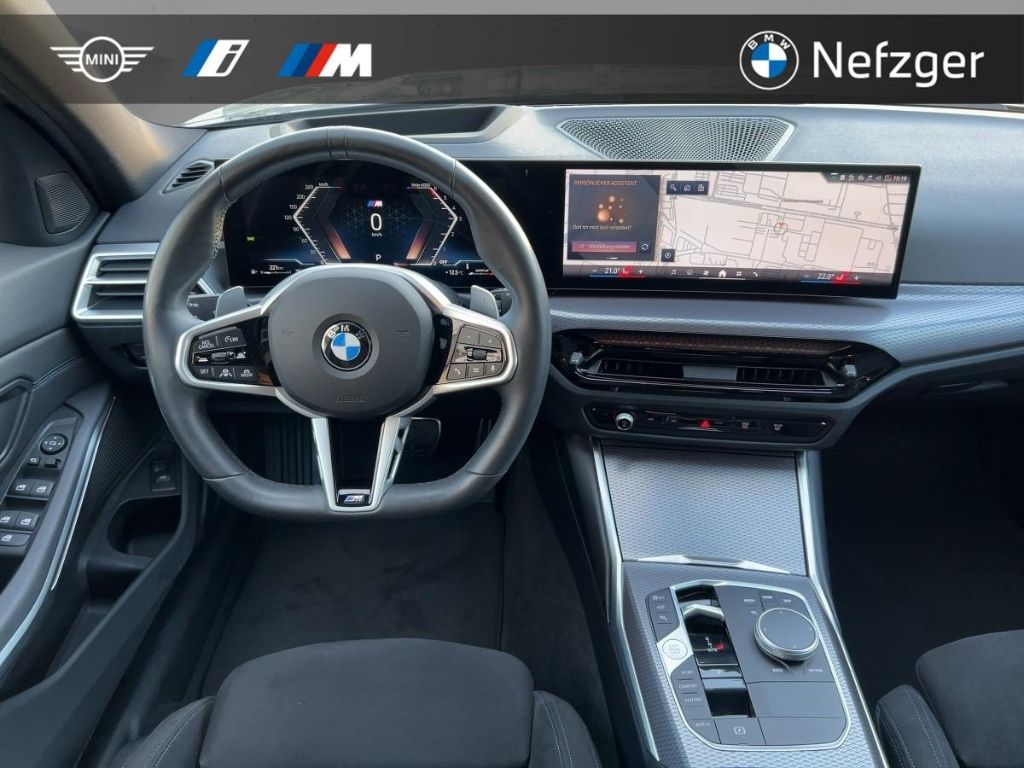 BMW 330 d xDrive Touring M Sport Park-Assistent HiFi