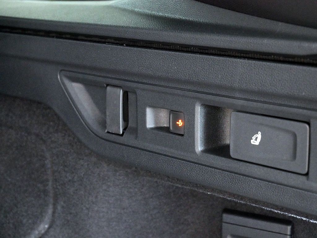 Volkswagen Passat R-Line 2.0 TDI DSG R-Line PANO AHK MATRIX