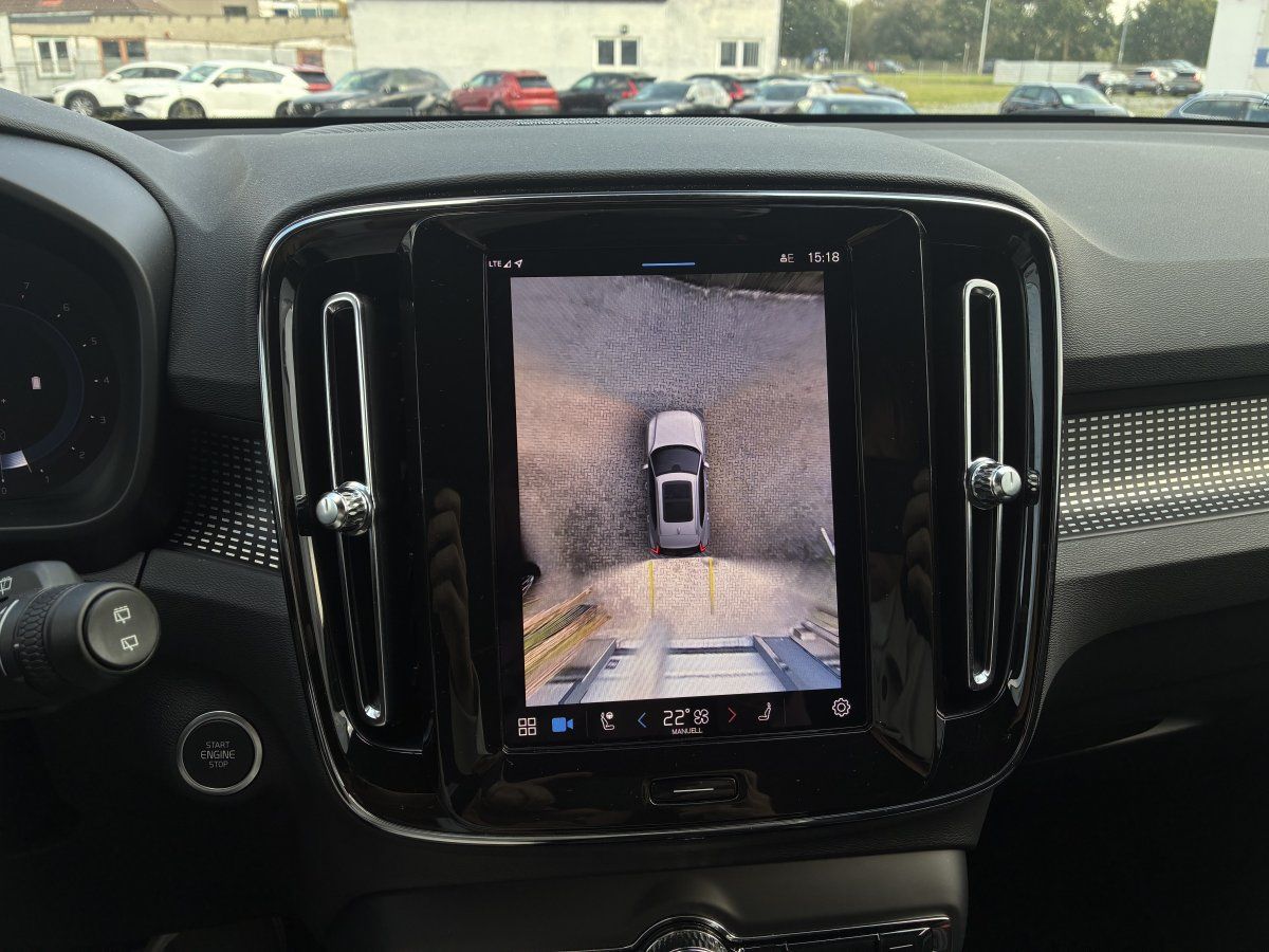 Volvo XC40 B4 Plus Dark AHK LED 360° 8-fach