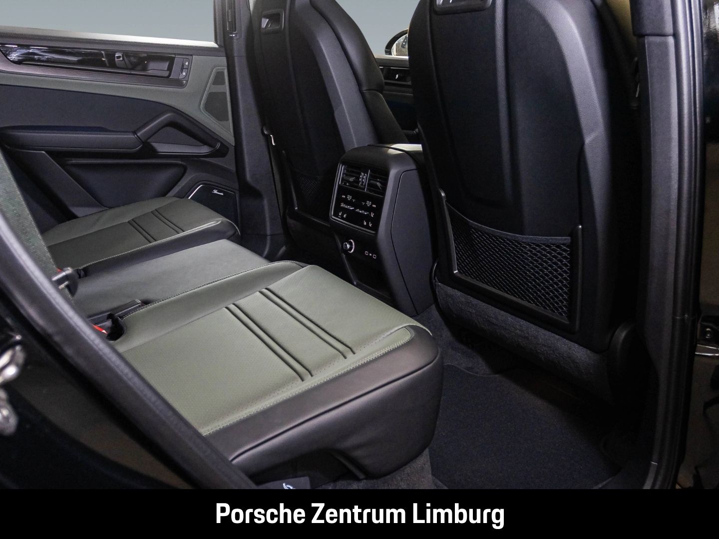 Porsche Cayenne E-Hybrid Coupe Black Edition Burmester