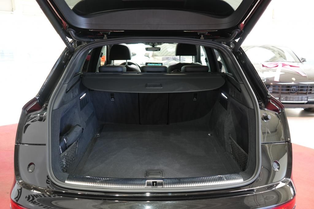 Audi Q5 40 TDI quattro S line - Samsaru's Car Outlet