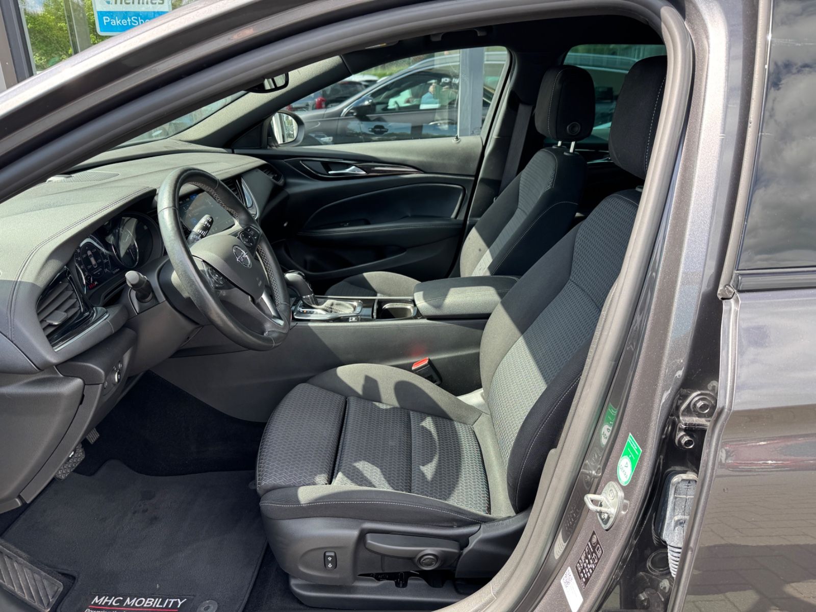 Opel Insignia B Sports Tourer Business - Samsaru's Car Outlet