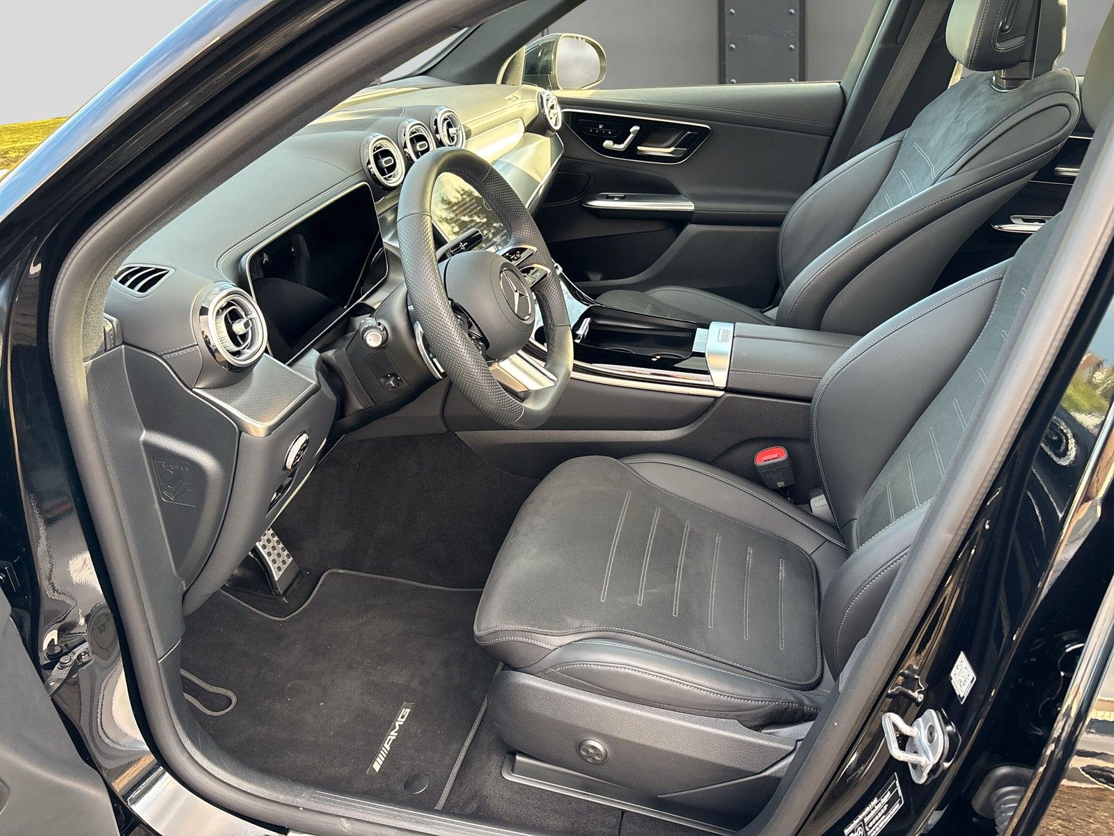 Mercedes-Benz GLC 200 4Matic AMG Line*Night*Pano*AHK*Distronic