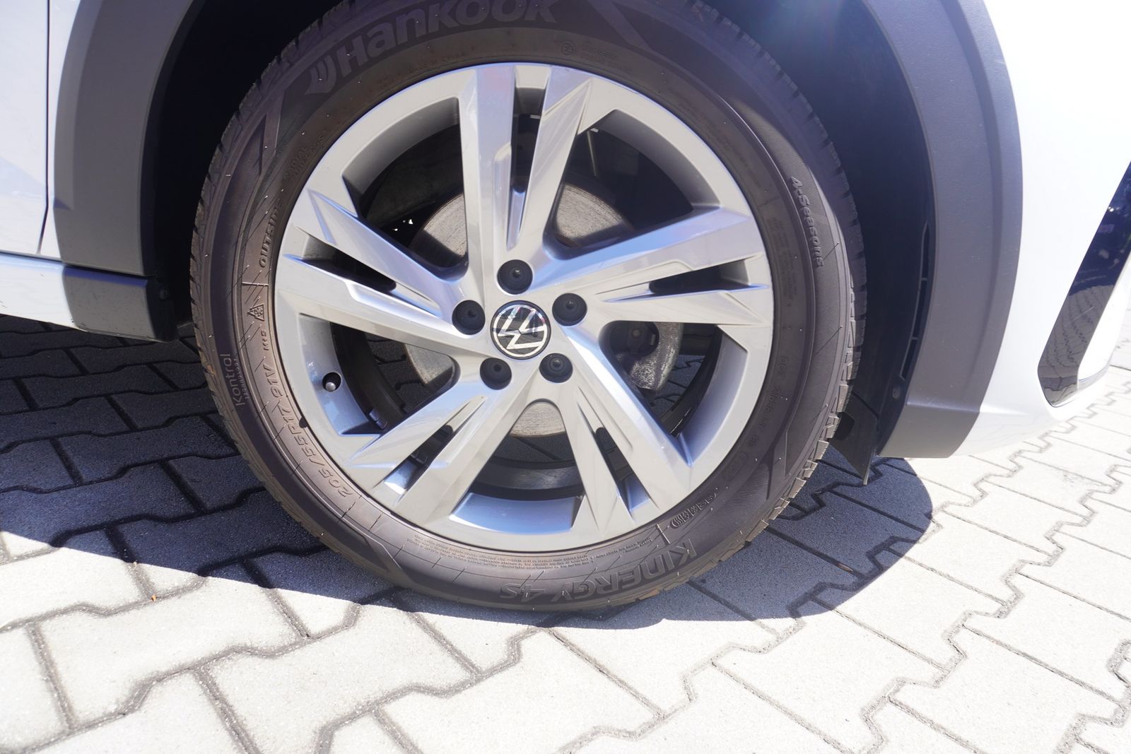 Volkswagen Taigo 1.0 TSI DSG R-Line - Samsaru's Car Outlet