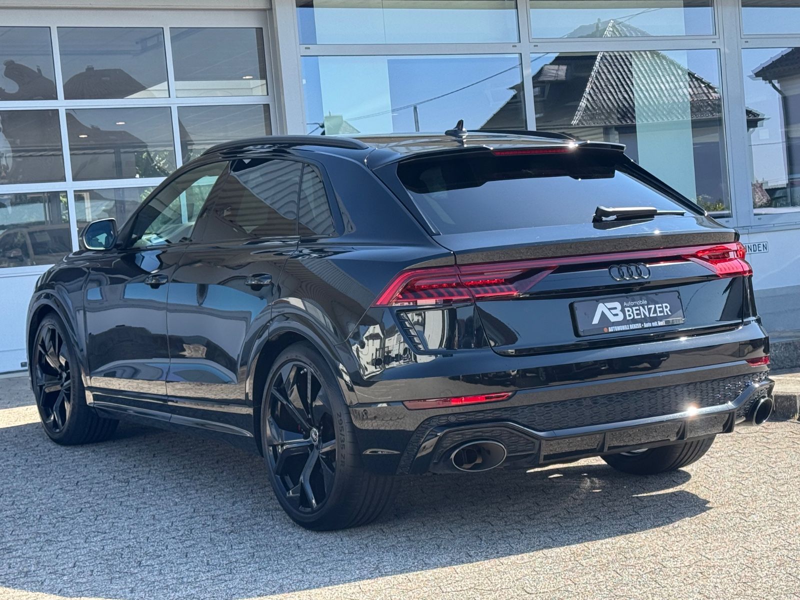 Audi RSQ8/HD-Matrix/PANO/AHK/23"/StdHeiz/BLACK/360°/