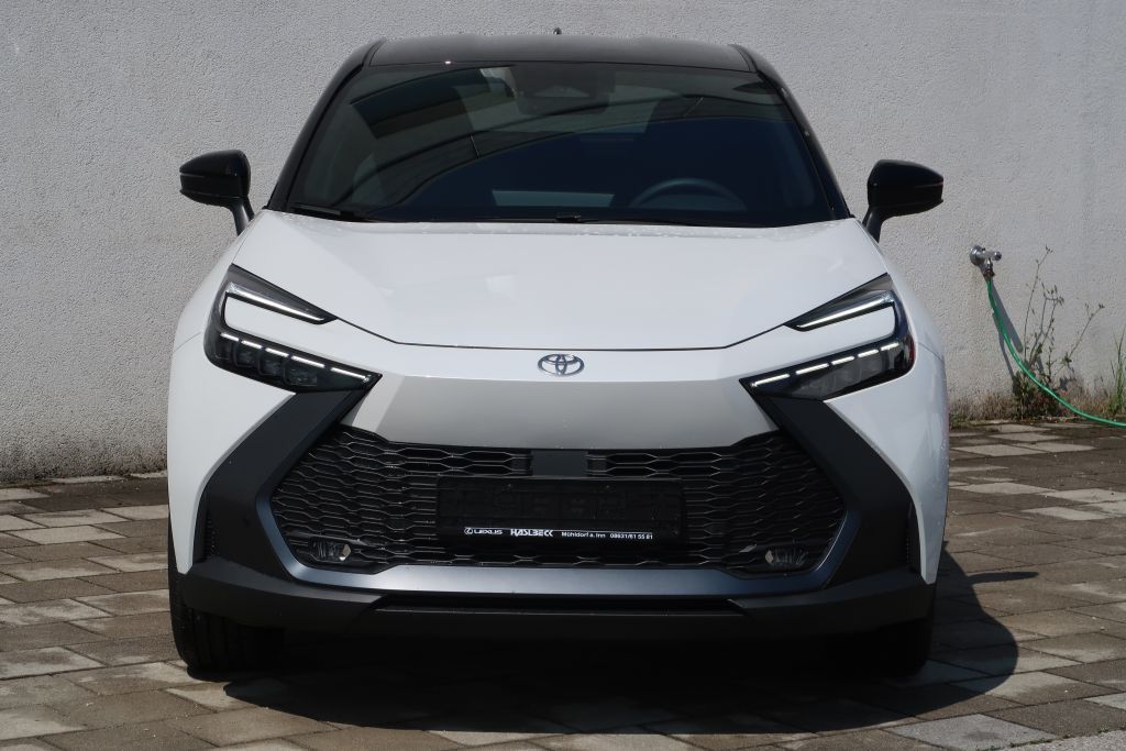 Toyota C-HR 1.8 Hybrid - Samsaru's Car Outlet