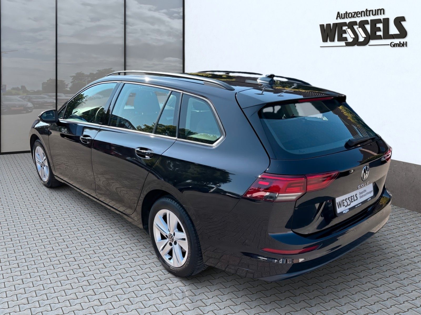 Volkswagen Golf VIII Variant Life - Samsaru's Car Outlet