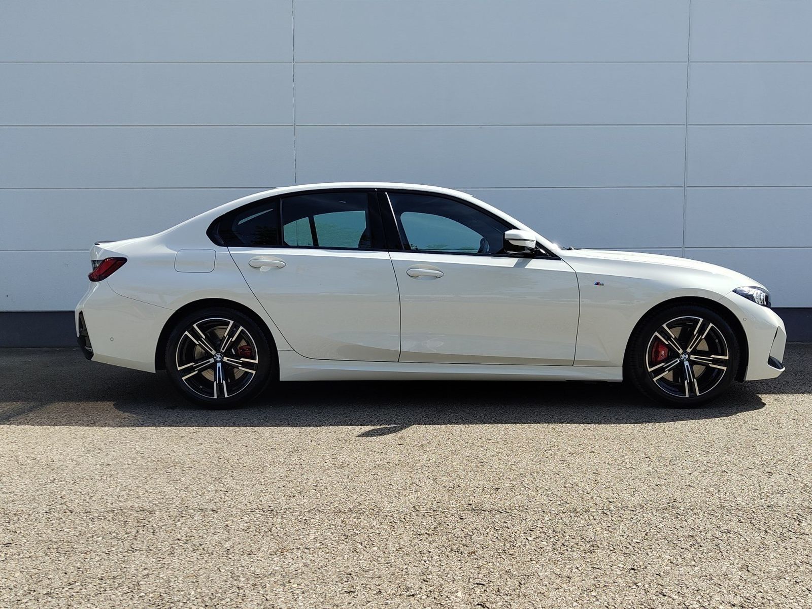 BMW 320d M Sportpaket - Samsaru's Car Outlet