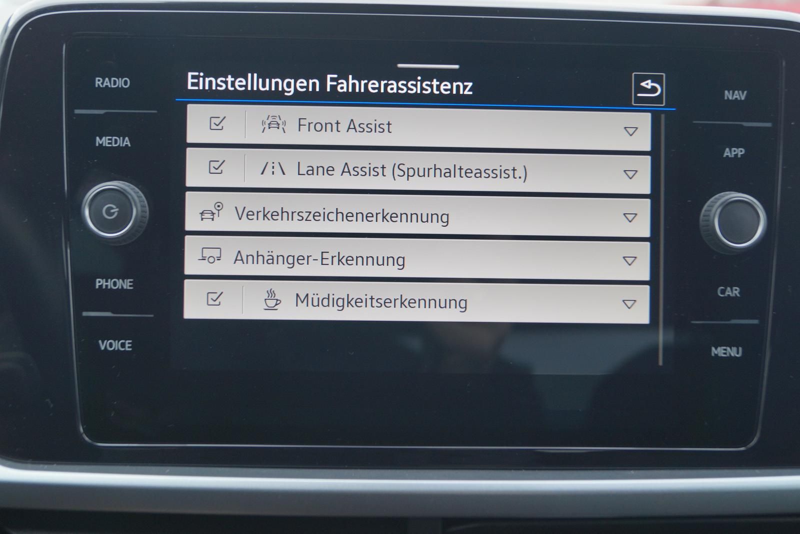Volkswagen T-Roc Life 1.5 TSI DSG - Samsaru's Car Outlet