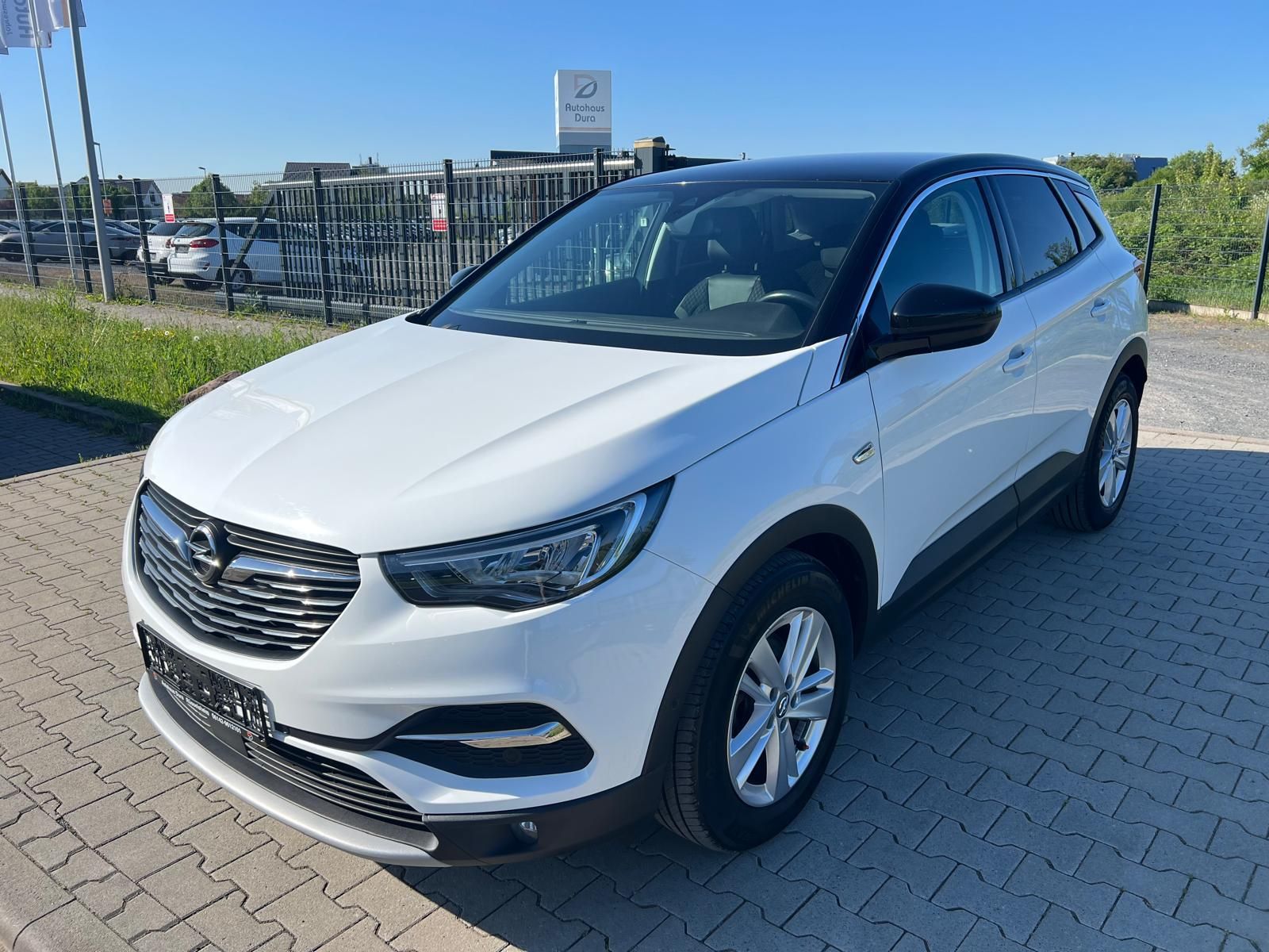Opel Grandland X 2.0 D 120 Jahre Aut. - Samsaru's Car Outlet