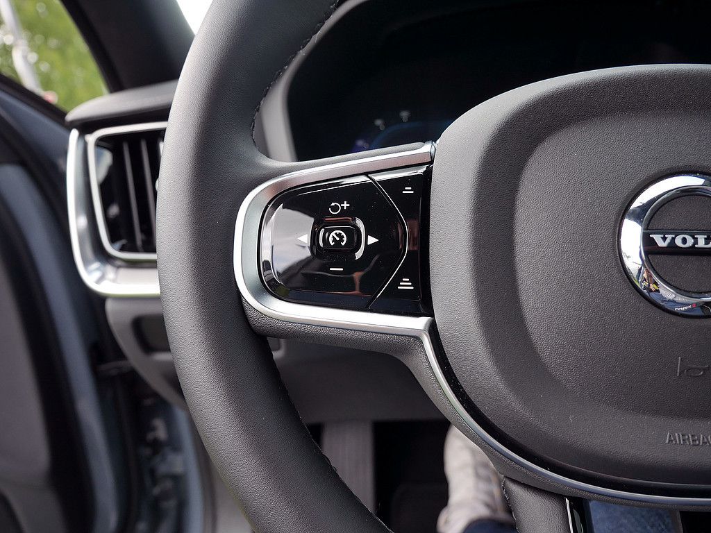 Volvo S60 T8 Twin Engine AWD Ultimate Dark Plug-InE6