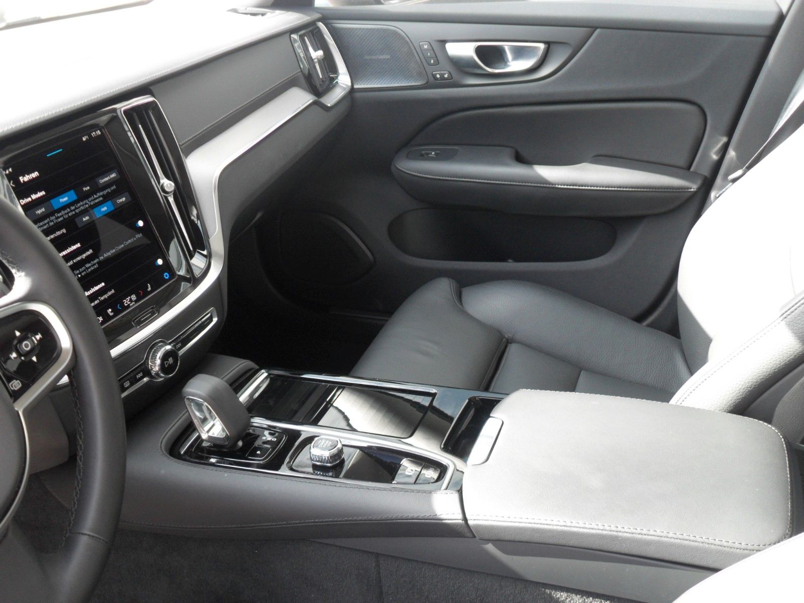 Volvo S60T8 Lim. Ultimate Dark | 360° | HeadUp | Pano.
