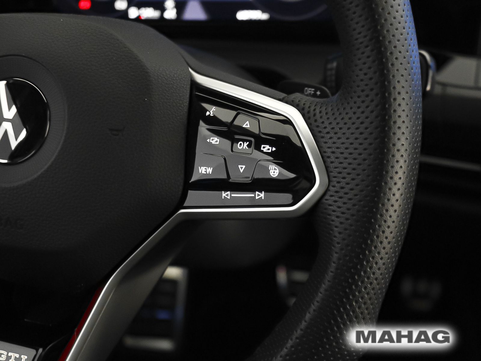 Volkswagen Golf GTI 2.0 TSI LEDER LED+ Navi Pano Standhz DC