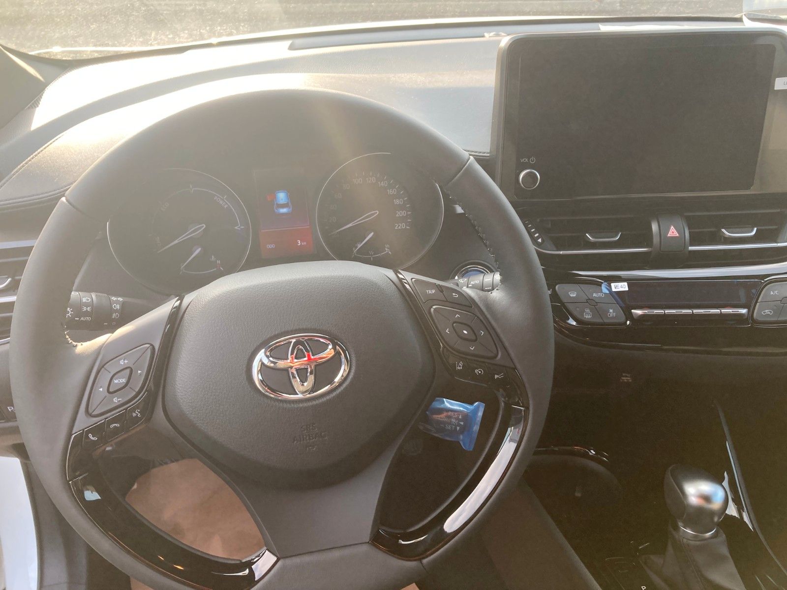 Toyota C-HR 2.0-l-VVTi Hybrid - Samsaru's Car Outlet